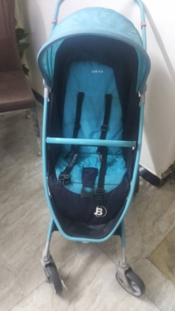 🚼 عربة أطفال للبيع 🚼
نظيفة جدًا ومستعملة استخدام خفيف، حالتها ممتازة وما بيها أي عطل.

✅ مناسبة من الولادة✅ سهلة الطي والحمل✅ 
بـــــــغـــداد 
للاستفسار أو المراسلة خاص


**إذا كنت صاحب هذا الإعلان وتريد حذفه لأي سبب، رجاءا أرسل رسالة إلى الدعم الفني**