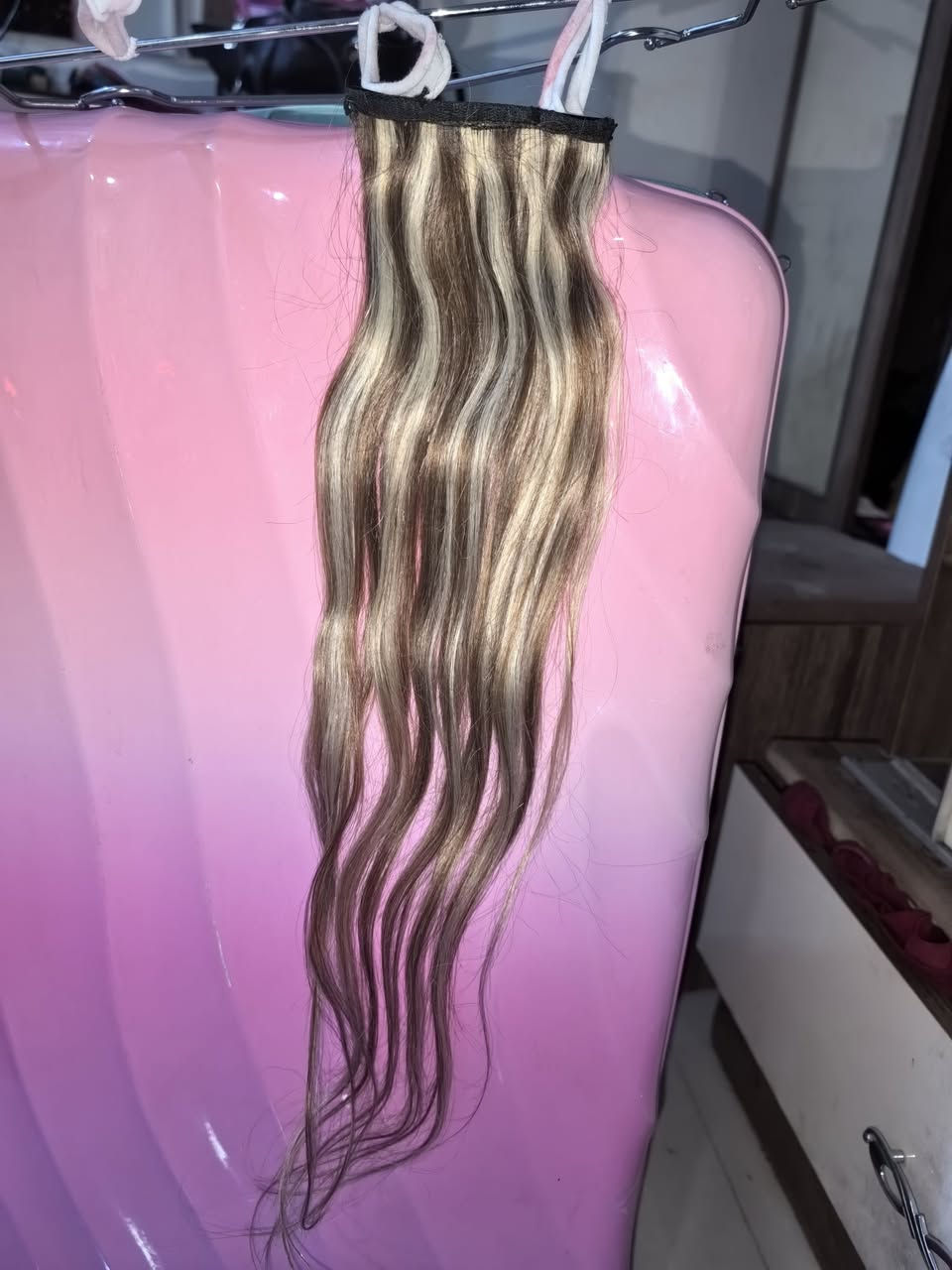 السلام عليكم
اكستنشن شعر طبيعي ١٠٠ ٪ قطعة كاملة طول ٩٠ لون بني
اكستنشن قطعة مقسمة طول ٩٠لون بني 
كثافة عالية
قابلة للصبغ والسحب
شعر طبيعي اصلي ١٠٠ ٪
تتسشور وتنكوي وتنغسل
هدية شعر طبيعي خصلة ملونة اشقر
سعر الاكستنشن الوحدة ٢٠٠ الف
التواصل مع نفس الحساب او الرقم ***********
