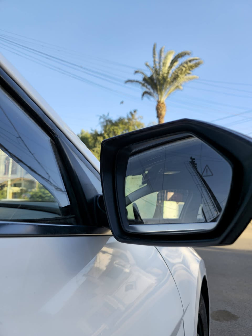 افانتي ٢٠٢١ وارد كوري بانزين
المواصفات فووول :
تدفئة تبريد بالكشنات
نظام ملاحة
كار بلي و اندرويد اوتو
نقاط عمياء 
رادارات امامي خلفي 
اوتو هولد
هاند بريك بصمه
مثبت سرعه
كشنات جلد
السيارة كلش نظيفه 
كير محرك كفاله
رقم بغداد بأسمي
حادثها جنطه وشبر من الجاملغ تعدل بارد ونصبغ ويمي نضربت جاملغ امامي وحافة باب الصدر 
المكان حي اور 
الرقم/***********
السعر ١٣٥ وبيها مجال بسيط حك الجيه
