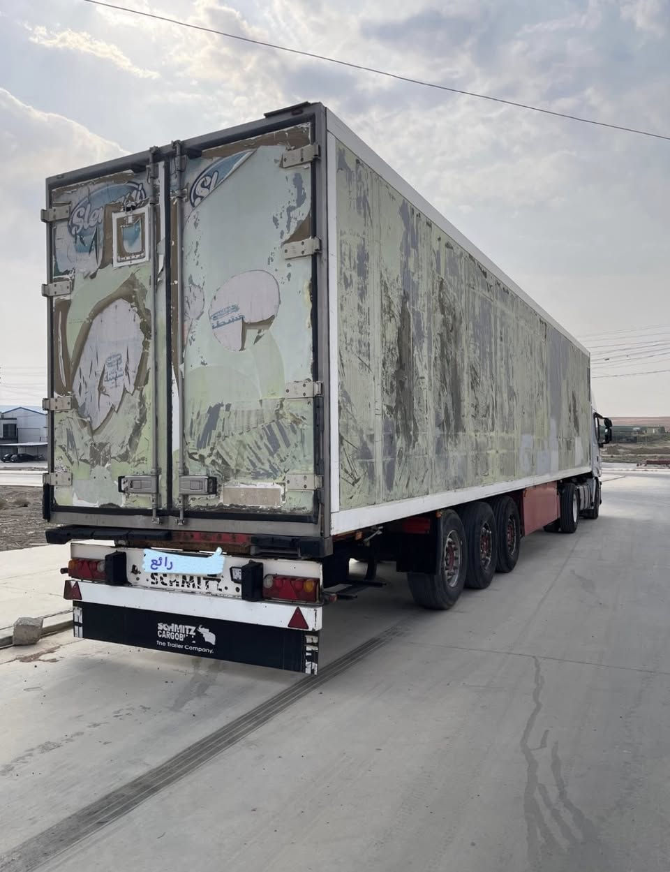 للبيع افيكو براد موديل الراس 2007 والعربانه شمتز 2007   شاصي طويل غاز 34 مكفوله كفاله عامه رقم سليمانية سنويه جديده هزه جديده رقم جديد تبريد تدفئه كير بيانو رتايدر ثلاجه داخليه دبل مناميه برده كهرباء السياره تصرف ابيع ( الراس او الراس وعربانه ) السياره كامله مكمله كبل لشغل للأستفسار اتصال فقط 
‏ ‭ (***********) (***********)
