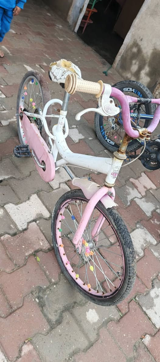 إسلام عليكم باسكلات للبيع بس التايرات نازلات هوه السعر45 .***********
