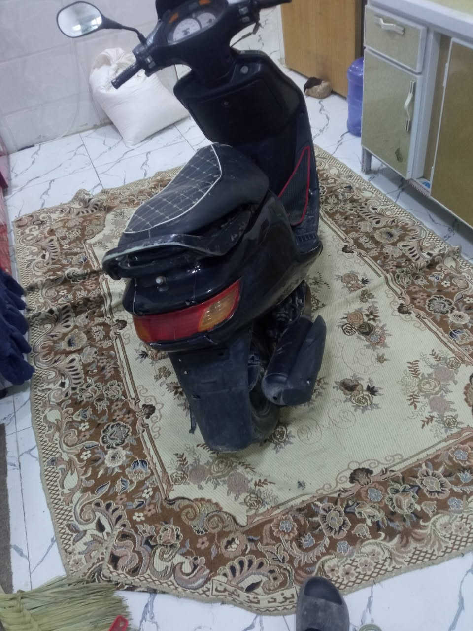 السلام عليكم فراشه للبيع فحل نظيفه كلها شغاله وما مفتوحه بس بيها شويه مالتها الكفر نتضرر السعر 300 وبيها مجال بسيط العنوان حله شارع 80 قرب الساده ابو خطه ***********
