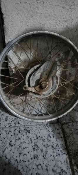 تايرات قفاز ياباني 
حجم 21 و18 و19 
جيوب 
وياله حجم 21 و18 17 
سيم ويل حجم 21 و18 17 
دبلات امامي كلجات 200 سازوكي 
تانكي دسكات 
بطيخه 
خرج حياكه شغل درجه أولى 
المكان ميسان توصيل موجود جميع المحافظات 
*********** واتساب
