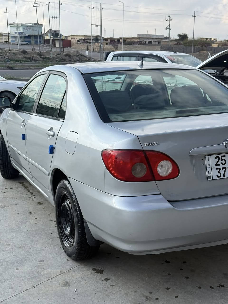 السلام عليكم 

كورلا نحله 
موديل 2005 
للبيع فقط 
سياره مصبوغه عام (جماليه) 
سياره جاهزه اي نقص مابيها 
سعر 85 وبيها مجال 
مكان سياره /بيجي 

***********
