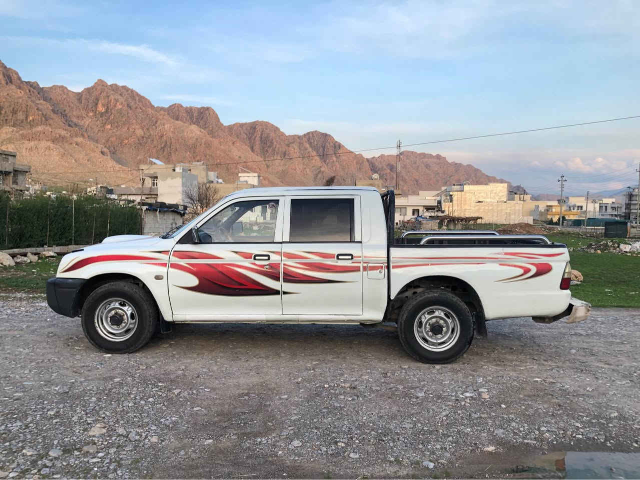 مستەر بۆشی ئارم پلاستیک هەولیرە  گیرومە کینە بەشەرتە  کابریتەرە   سەیارەکە حیزام  بۆیاخە سە خفی بۆیاخی نیە  گەرمی مەزبوتە تایەی نوییە  لیدراوی نیە هەیکەلی زۆر جوانە مالی دۆستە  لەرانیەم  *********** رانية, السليمانية
