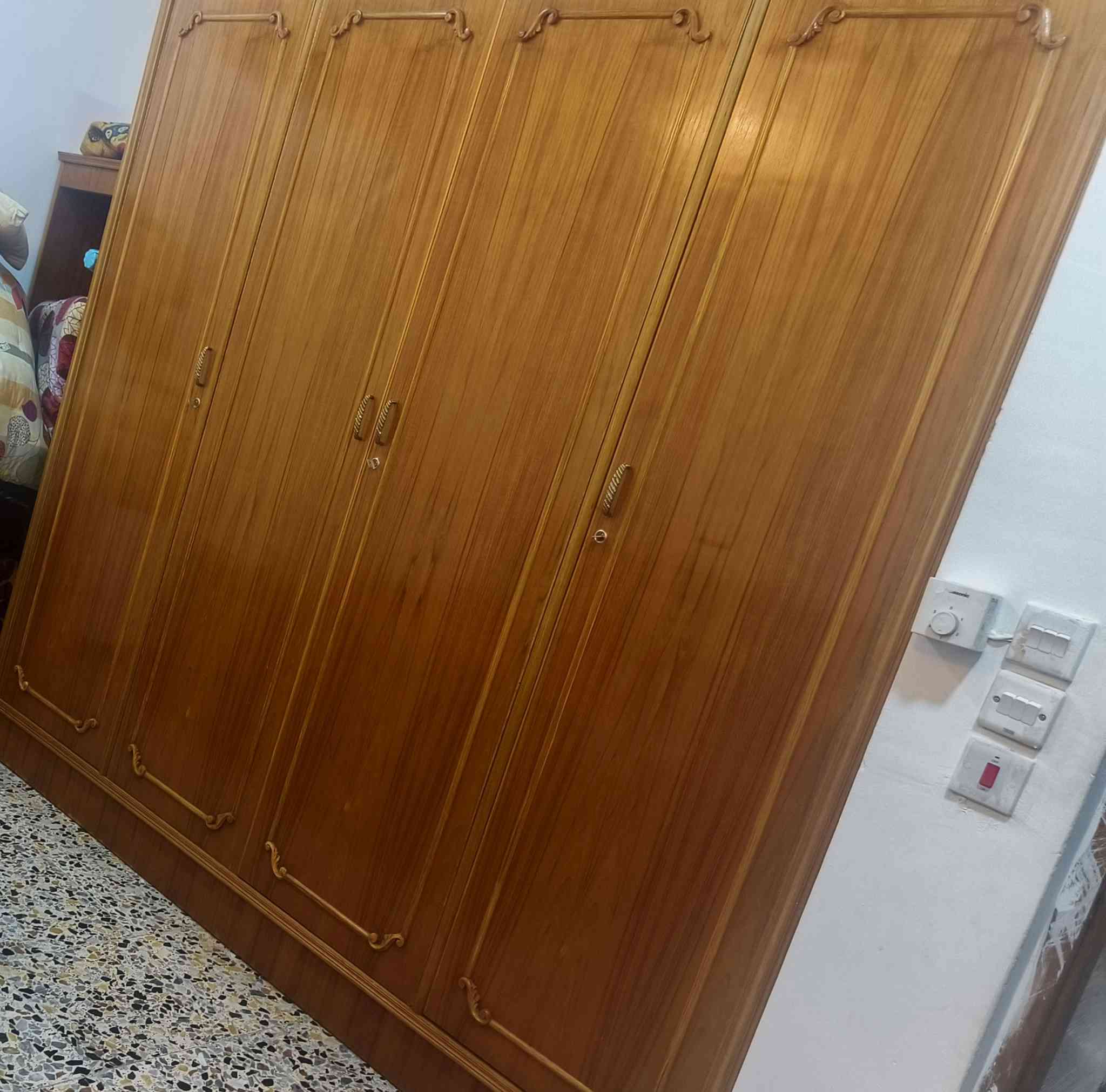 🚨 للبيع مستعجل — غرفة نوم شباب 🚨
مستعملة ونظيفة جداً ✨
📌 نسبة النظافة 99%
خشب صاج طبيعي قوي ومتين 🌳
غرفة متكاملة وجاهزة
📸 وبالحقيقة الغرفة أحلى من الصور
💰 السعر مغري لفترة محدودة
سعر مناسب وقابل للنقاش
٩٠٠ الف 
📞 للتواصل: ***********
📩 الجادين فقط — الأولوية للأسرع بالحجز 🔥
