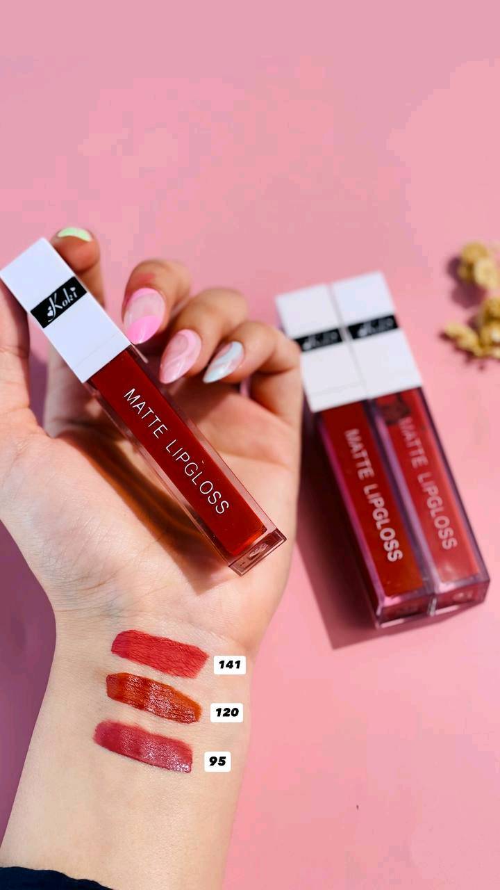 بلاشر ماركه الوفا عده الوان

فاونديشن ماركه الوفا يجنن
حمره ماركه كوكي تاخذين قطعه تجي هديه وياها قطعتين للطلب والاستفسار مراسلتي على الرقم  
