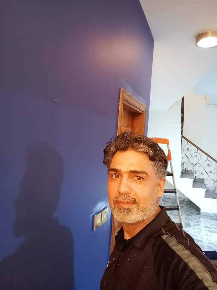 أشتغل صباغ بيوت تصليح بياض صبغ وجهات بنايات عاليه تغليف وراق جدران طلس ستان شغل مرتب ونضيف من @بغداد***********
