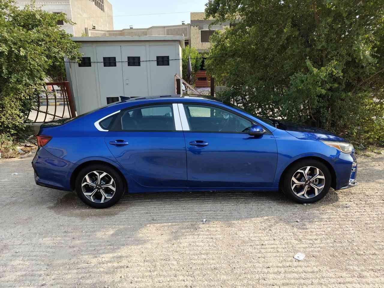 السلام عليكم للبيع كيا فورتي موديل 19 بأسمي 
حادثها جاملغ وبنيد مبدلات وبيها ضرر بالعراق بين باب الامامي والخلفي جهة اليمنى بسيط محرك 2000 دوش للااستفسار ***********
