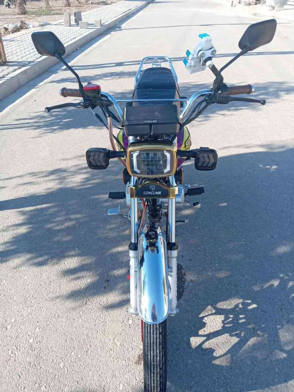 السلام عليكم دراجة سيفان موديل ٢٥ كفاله من الشخط 
وراق سكنر ٥ مكينه 150 تشغيل عن بعد السعر 950
وبيها مجال العنوان العماره حي الجامعة 
رقم صاحب الدراجه ***********
