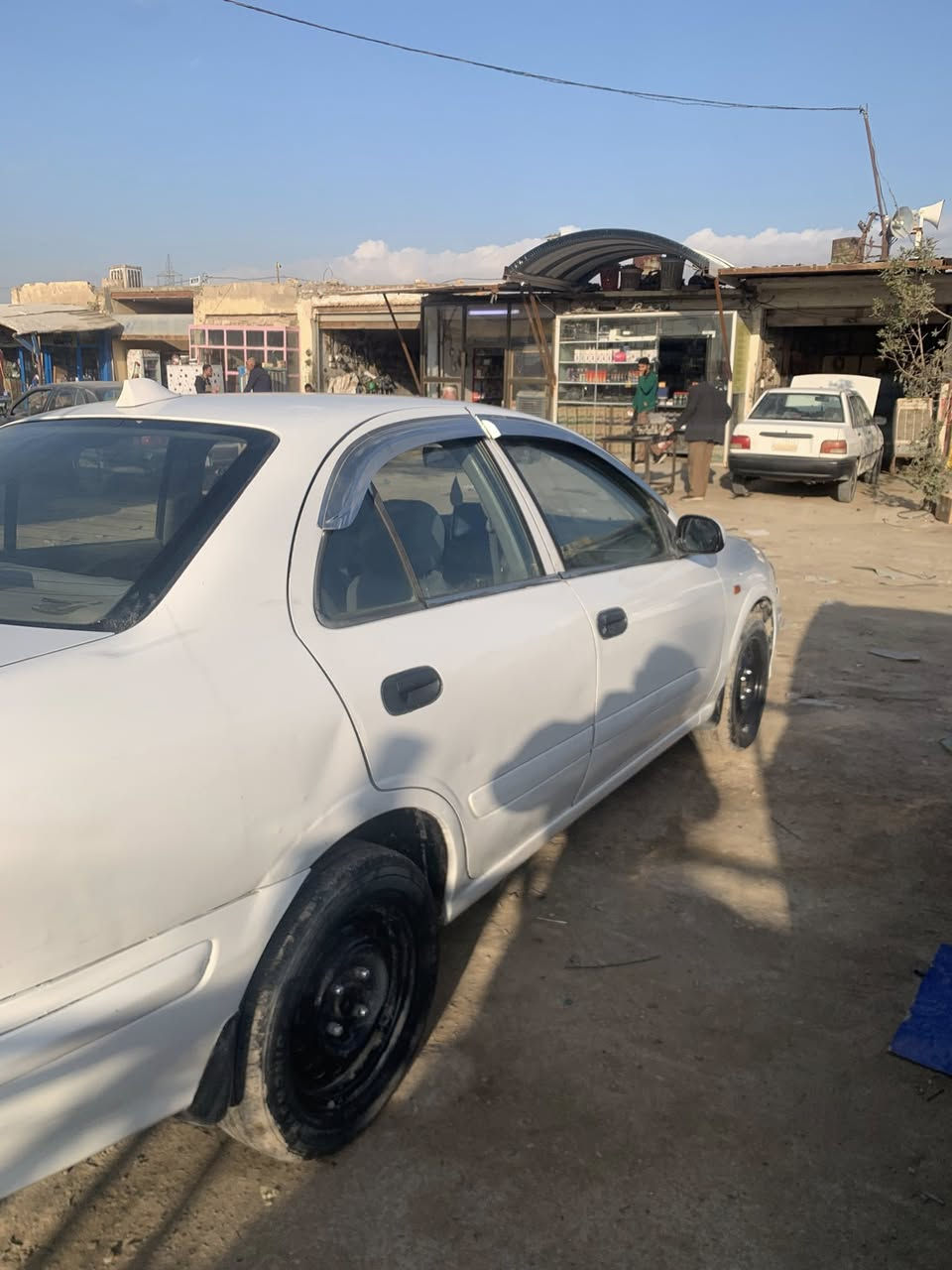 سلام عليكم نيسان صني موديل 2001 مثل مشوف. نضيفه كير مكينه حداديه تبريد بي عطل بسيط تخم تاير. جديد سنويه ستوه صقطت مكفوله من حادث قوي مجرد باردات يعني ابيع شبه حزام 60 بيه مجال شويه ***********
