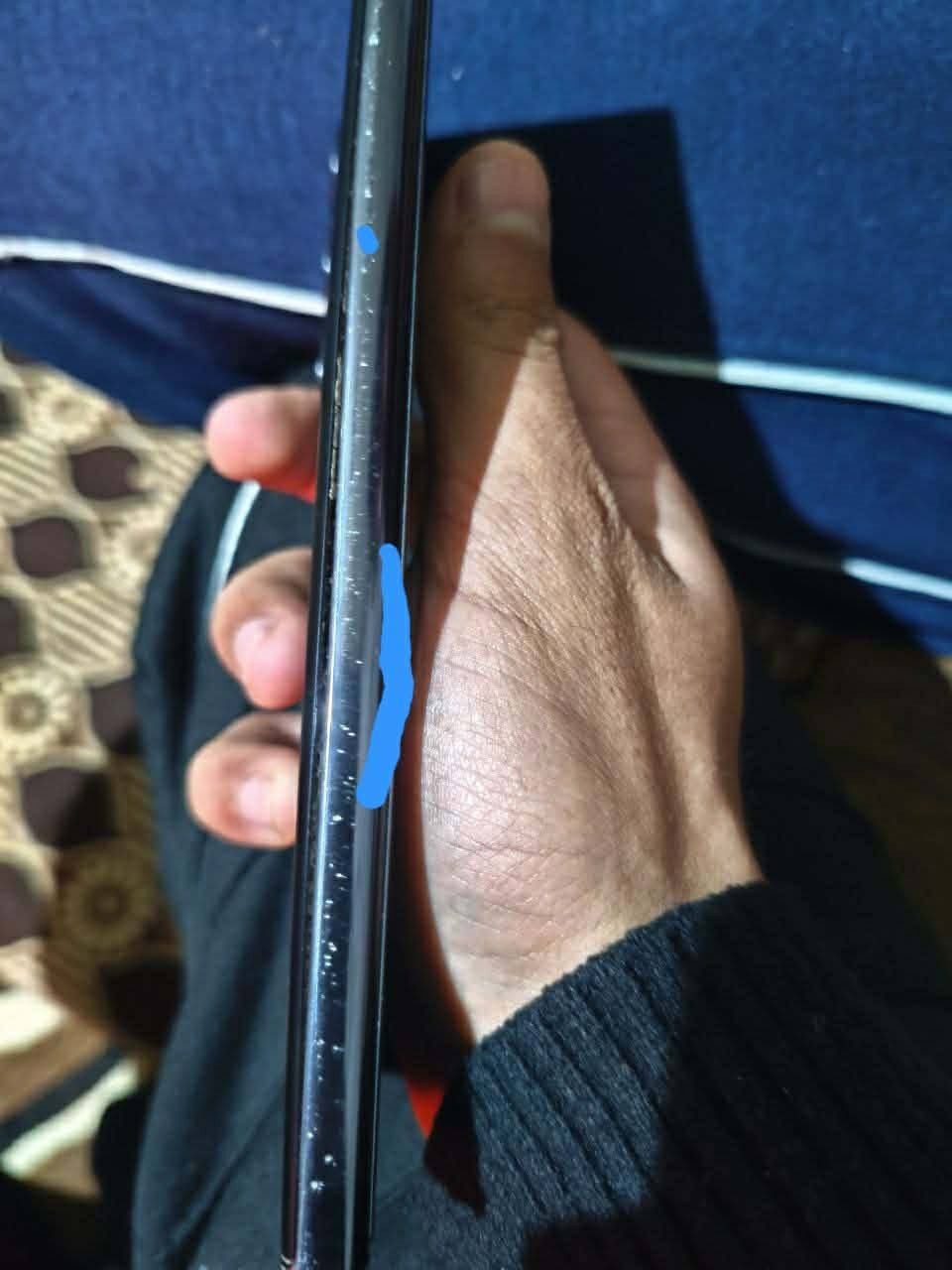 سلام عليكم
الترا اس 23 شرق أوسط ذاكره 256 رام 12 دبل سيم كرت
مثل ماموضح بصوره وبي شوي الضهر كاشع مخلي علامه
سعر 525 وبي مجال
