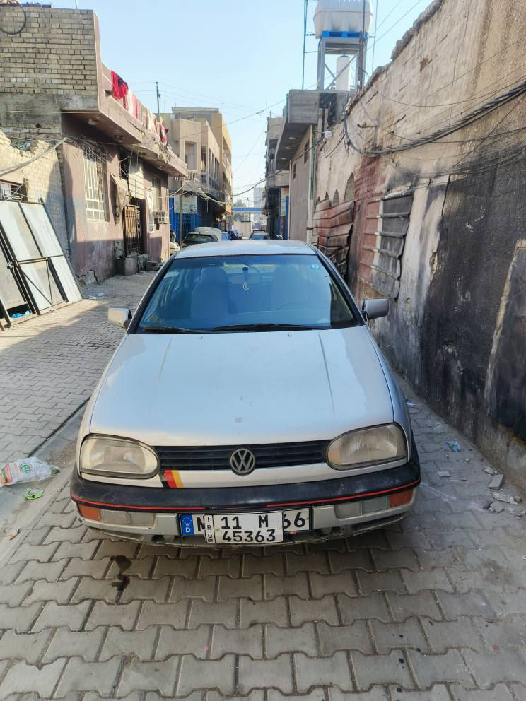 السلام عليكم كولف للبيع موديل ٩٢كير ومكينه تبريد كهربائيات كلها شغاله سياره خيرمن  الله عارضها ٤٥وبيها مجال السياره بلديه لا ضربه ولا خياس رقم الهاتف *********** بغداد, العراق
