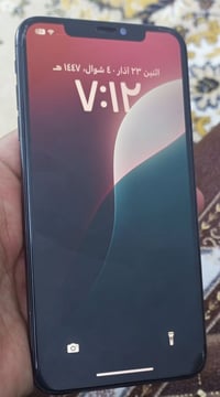 ايفون XS MAX للبيع  سعره 100 الف   07510013136