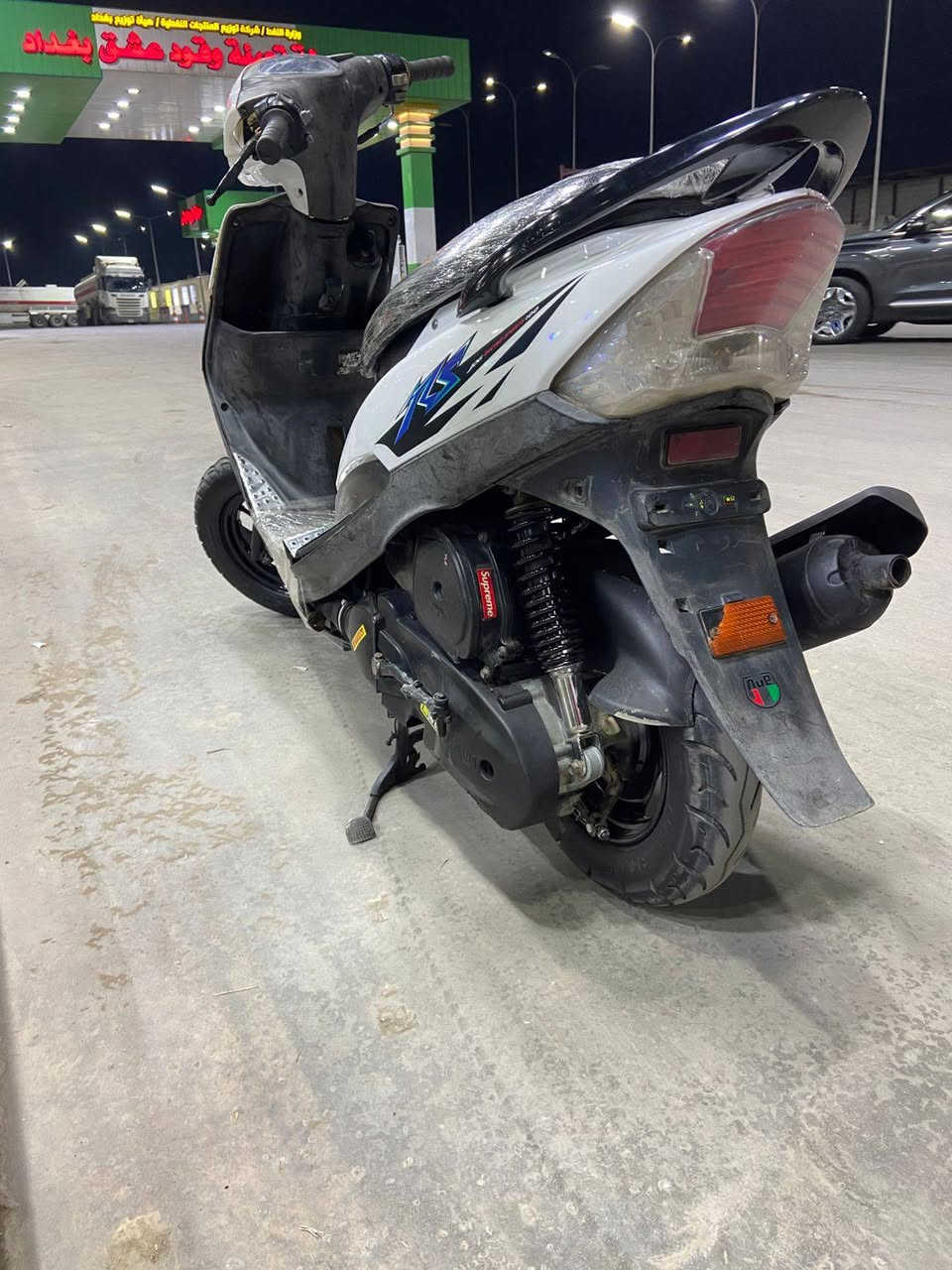 السلام عليكم دراجه ماكس عدله للبيع مكينه بلاديه 49 شلعه ومعدل خير من الله سلف وهندر  كهربايات كلهه كامله اي نقص مابيهه السعر 550وبيهه مجال المكان بغداد الشعب وهاذه رقمي ***********
