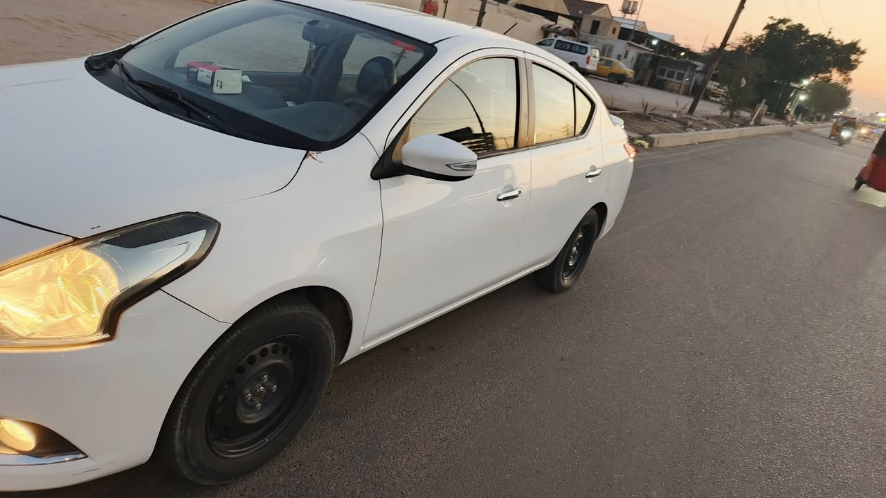 السلام عليكم
سني ٢٠٢٤ هندي 
كفالة عامة فقط شخط بالبنيد مثل ما واضح بالصورة
المكان بغداد 
الرقم انكليزي السيارة بأسمي التحويل ثاني يوم 
رقم الهاتف ***********
السعر شدة وعشرين 
١٢٠ ورقة
