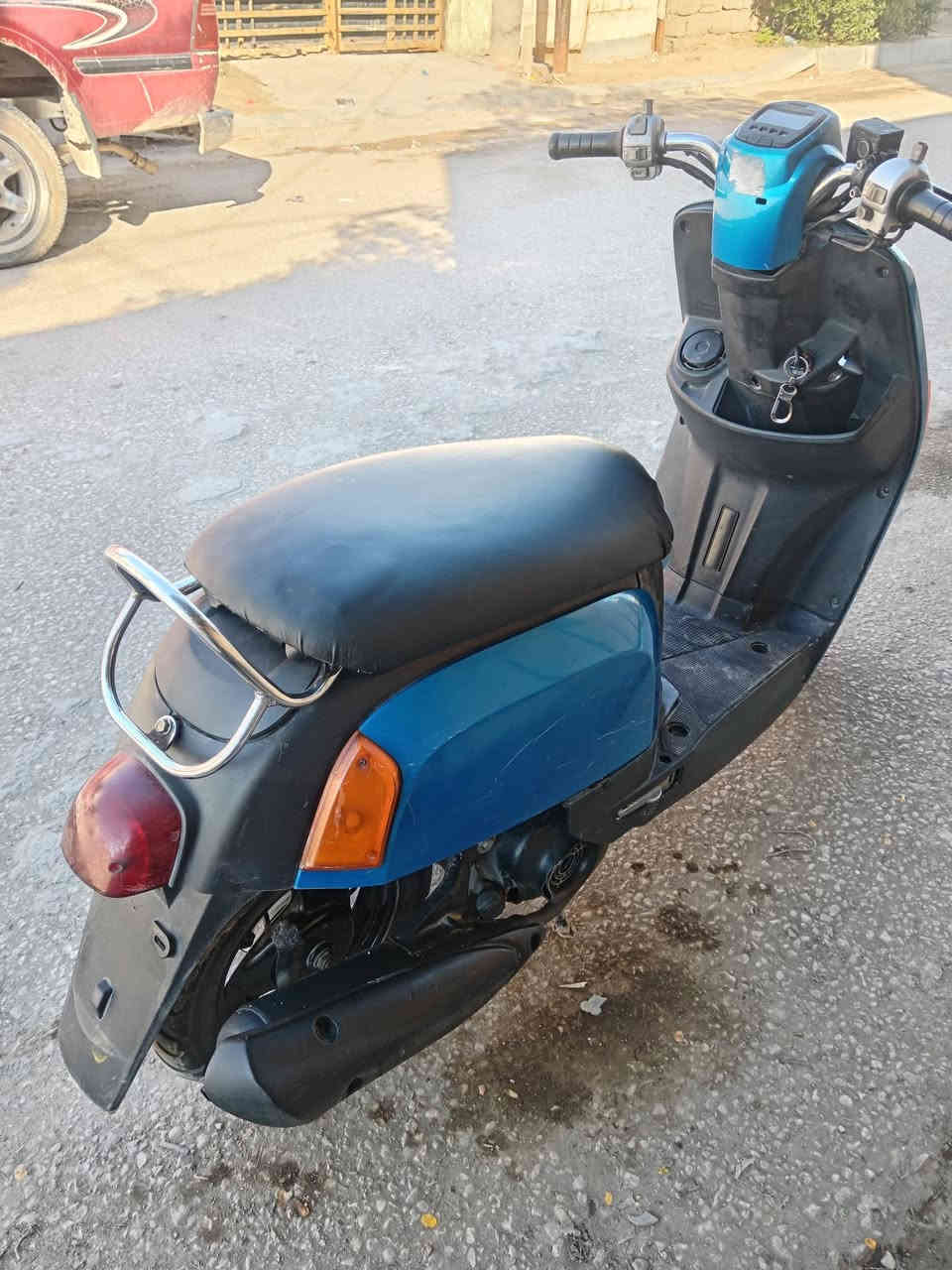 السلام عليكم بوليسي للبيع دراجه حلوه وخير من الله كهربائيات كله شغاله لايت اشاير عداد سرعه مفتوحه ولفات فقط لا غير السعر 575 وبيه مجال اي استفسار الاتصال على الرقم ***********
