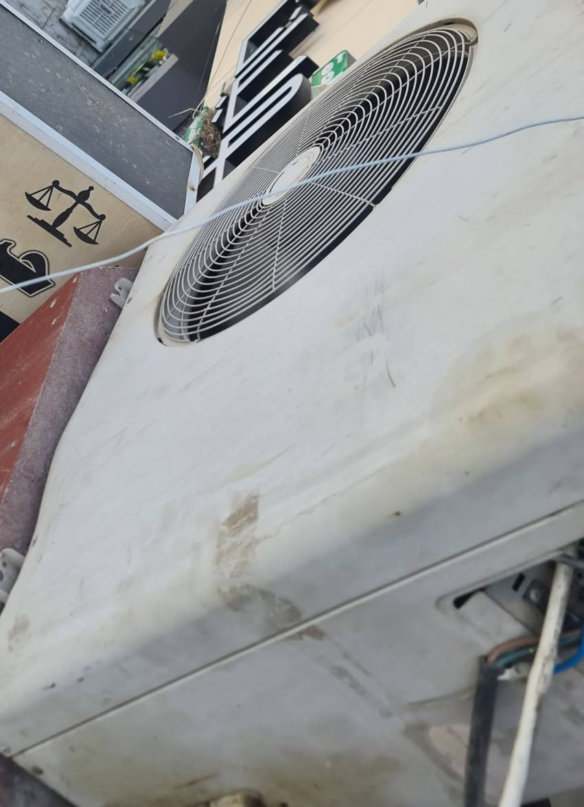 سبلت عمودي LG  ثلاثة طن
شرط الفحص والضمان 
موصل حي القاهرة 
***********
