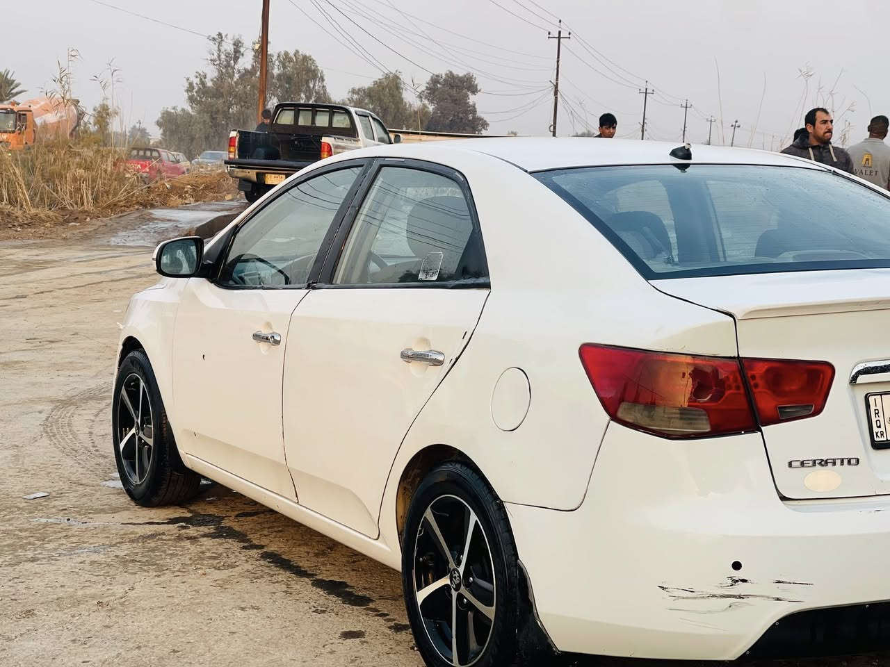 للبيع سيراتو موديل 13 خليجي فول عده الفتحه محرك 1600  رقم شمالي جديد كير ومحرك مكفولات تخم تاير تبريد شغال سونار موضح بالصور بيه جاملغ الخلفي واصله الحوض سنويه مجدده السعر 79 وبيه مجال مكاني بغداد جسر ديالى آلجديد رقم ***********
