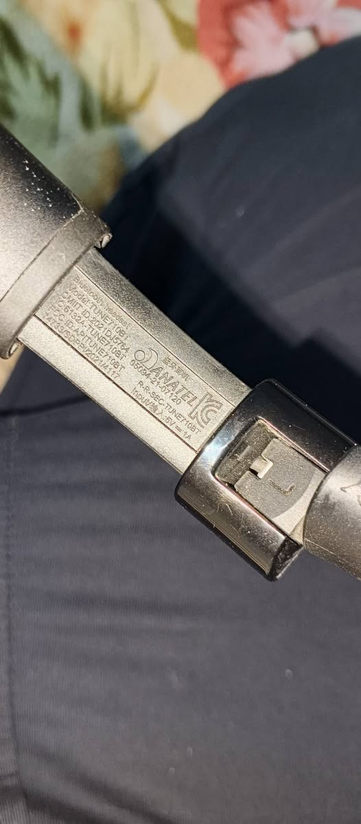 JBL 720 bt اصليه خاصه بيه شرط صوتها يخبل تطول شحن 8 ساعات
فقط اسفنجات تحتاج تبديل 
35 مع التوصيل نهائي


**إذا كنت صاحب هذا الإعلان وتريد حذفه لأي سبب، رجاءا أرسل رسالة إلى الدعم الفني**