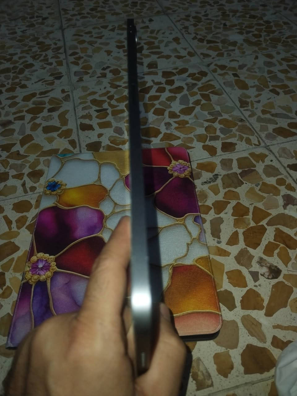 ايباد برو الجيل الخامس جديد لوك بطارية 95 حجم كبير 13 انج السعر 730 وبي مجال بسيط
عنواني بغداد الشعب متوفر واتساب ***********
