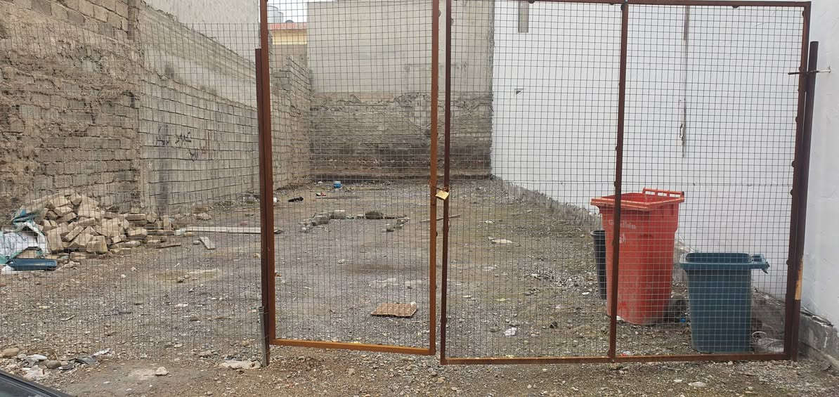 قطعة ارض للبيع 
سند طابو قرار محكمة باسمي 
الطول ٦.٩٠ 
النزال ٢٣
الموقع سايدين جامع علي بن ابي طالب 
 مدخل الاربجية اول فرع على اليسار 
للاستفسار 
***********
او التواصل على الخاص
