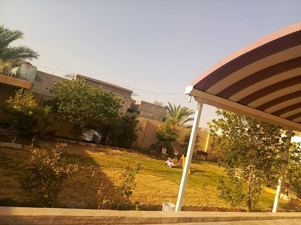 سلام عليكم
مشتمل + قطعه للبيع
الموقع صلاح الدين قضاء بلد حي الأمير خلف حيدر كوزر
تفاصيل المشتمل
جنس عقار طابو زراعي سند ٢٥
المساحه الكلي ٤١٨ متر
يحتوي على
كراج كبير
حديقه كبيره
صاله كبيره
مطبخ حار وبارد 
غرفه نوم
صحيات داخليه وخارجيه 
للاستفسار الاتصال على الأرقام التاليه
***********
***********
او مراجعة مكتب التمار للعقار الواقع شارع المحطه محلات الحاج عدنان
