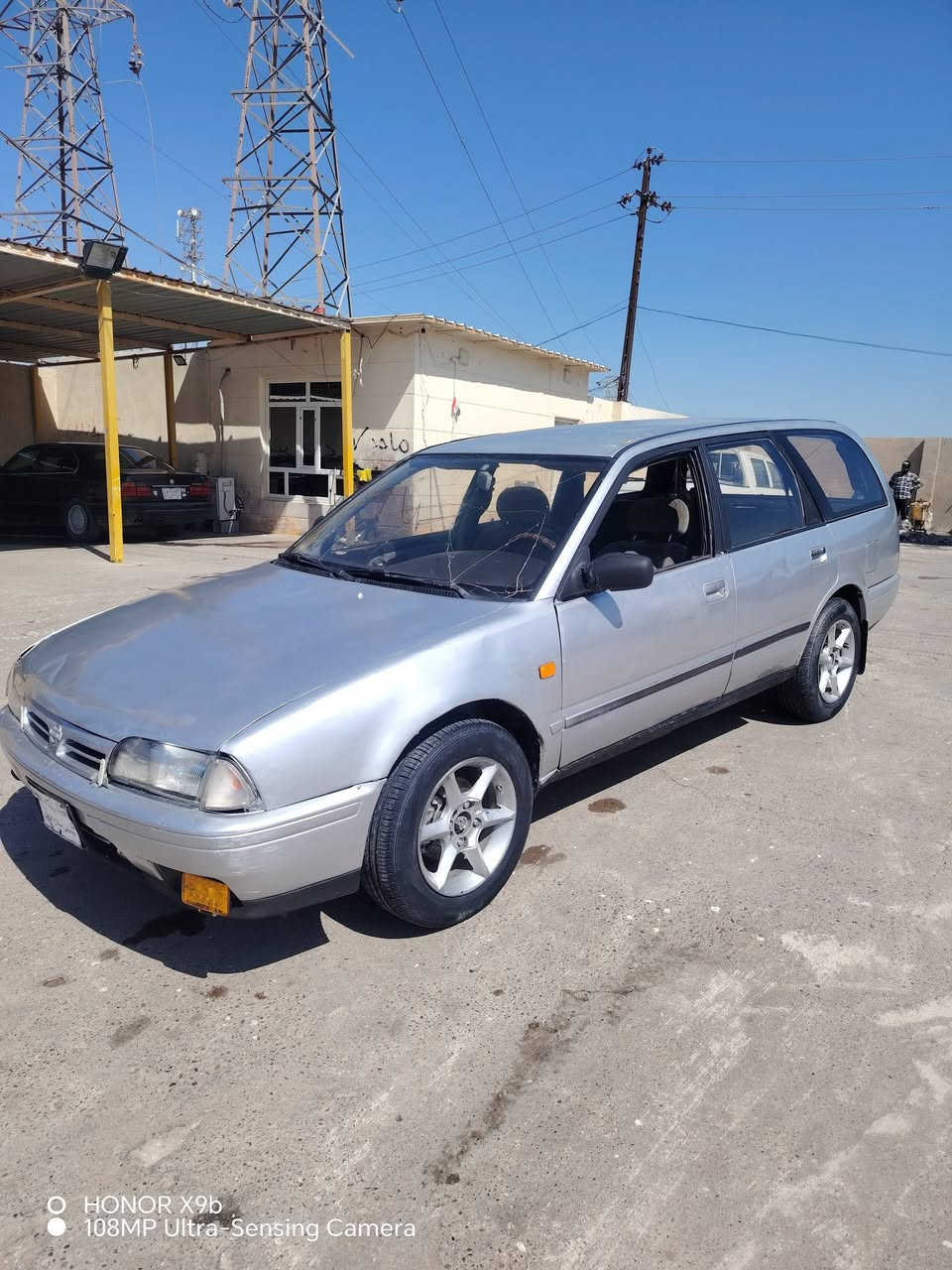 سياره نيسان سني موديل 1992 السعر 18 وبيه مجال،،، للاستفسار ***********
