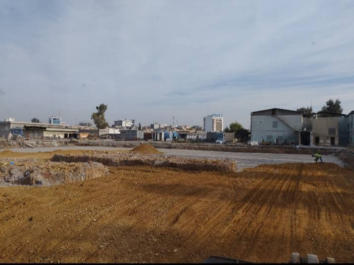 بسم الله الرحمن الرحيم                                  السلام عليكم شركه الميدان للمقاولات العامه  بحي الفلاح الاولى  إليات بالموصل جانب الايمن والايسر وسعار مناسبه إليات حديثه وشفرات وقلابات وحفارات وحوادل جميع المواقع من سد الموصل وداخل الموصل وتعديل على اللفل والحفر هم على اللفل والجلمود كنهش وخازر وتيكله حليله واشمسيات افضل التيكله الجبليه     *********** / ***********/ الاسعار إليات التايم الشفر ٧ ساعات ١٧٥ والساعه ٤٠ الف جانب الايمن والايسر  الحادله ١٠٠ الف التايم     الاتيكله الجبليه من ٤٥ الى ٥٥ حسب بعد الموقع وحسب التيكله الجبليه حليله ام شمسيات وحسب القرب  والجلمود كنهش متوفر رمل لبخ متوفر ورمل صبها متوفر وحصوا متوفر مواد كامله  هدم الدور والعمارات بالموصل بنسب الاسعارهم هم موجود قص بيوت عادي متوفر
