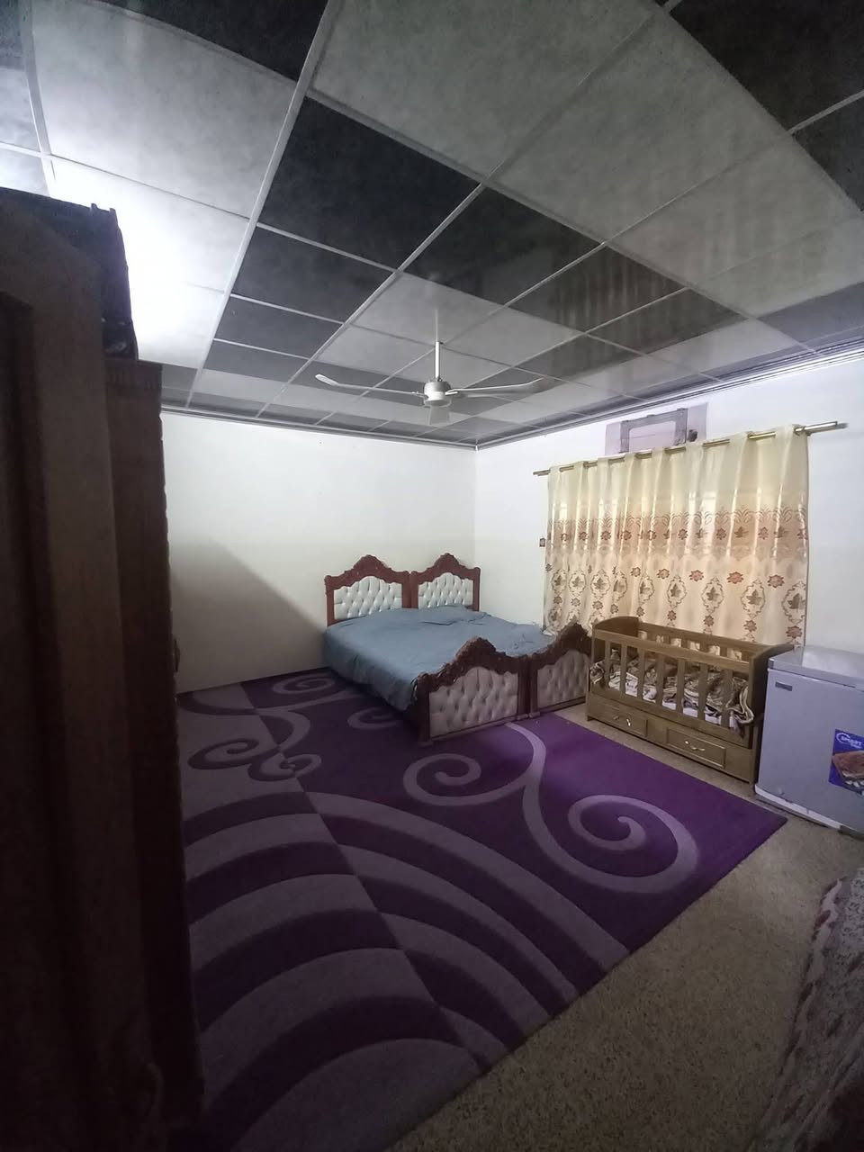 السلام عليكم دار للبيع في حي الوحدة قرب مجسر الميثاق وجامع المحسن مساحة الدار ٢٣٤متر يتكون الدار الطابق الاول استقبال ومطبخ وهول وغرفتين نوم وصحيات
الطابق الثاني اربع غرف نوم وصحيات وبلكونة قريب من كل وسائل النقل والخدمات من اسواق ومولات البيت محدث سنة ٢٠١٩  للاستفسار الاتصال 
***********
او مراسلة الصفحة
