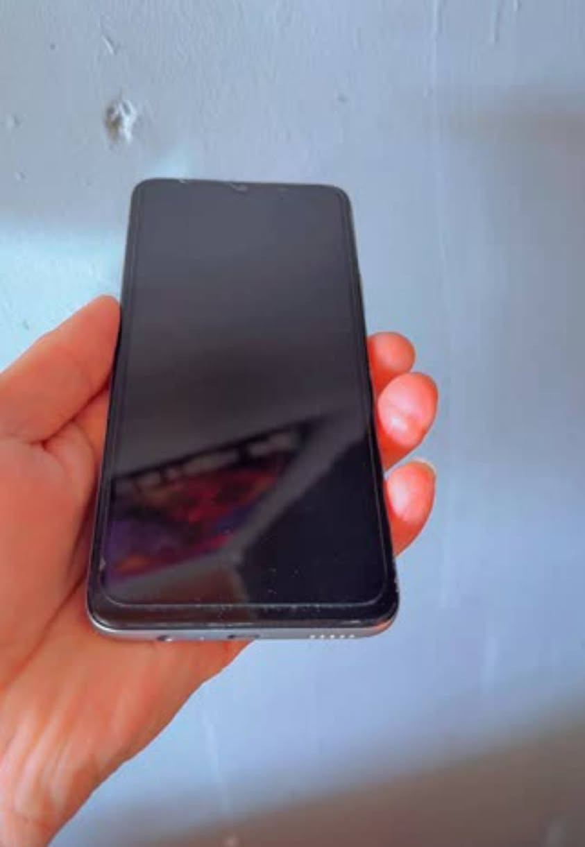 للسلام عليكم  تلفون نضيف كلش   السعر 150وبي مجال


**إذا كنت صاحب هذا الإعلان وتريد حذفه لأي سبب، رجاءا أرسل رسالة إلى الدعم الفني**