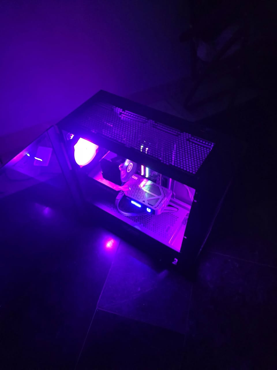 للبيع كيس 2X
Ryzen 5 9600x 
Rtx 5070 zotac
Ram 32g ddr5
Nvme.m2 Lexar nm620 2tb
Msi Pro b650-s wifi 
Ps 850w gold thermalright 
Fan arctic freezer 7x 

سعر  2,250,000

Cpu I5 4460
Gigabytes 1050ti oc
Ram ddr3 16gb
256 ssd klev
Power axtrom 700w
Motherboard gigabytes H81M-S2PT
case Asus 4xfan
Deep cool lighting 
٢ فانات بلكيس يطلعون صوت 

سعر280
رقم تواصل 

*********** واتس اب
