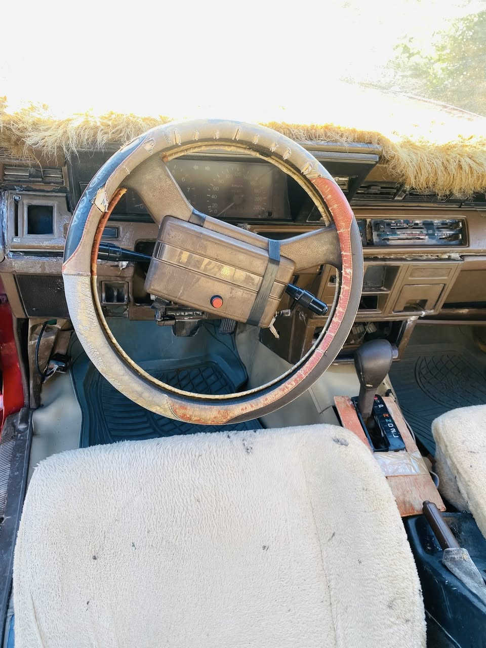 للبيع سوبر ٨٥ المكان ديالئ المقدادية محرك ونجي رقم نكليزي مصبوقه عام الجماليه كله شقال عده تبريد سعر ٤٢رقم الهاتف ‭٠٧٧٥ ٠٨٦ ٧٣٧١‬
