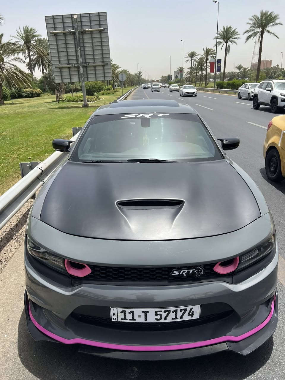 السلام عليكم
للبيع أو مراوس

 ١٤٥ وبيها مجال 

جارجر موديل ٢٠١٨ / SXT بلاس/ 3600

رقم بغداد /فول مواصفات / سستم صوت 

تغير لون / بالسنويه رصاصي غير محدد 

رقم الهاتف/ ***********

واتساب / ***********

صور الحادث موجوده بالمنشور .
