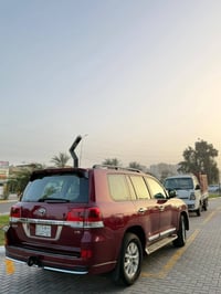 لاندكروز • ٦ سلندر • ٢٠١٠