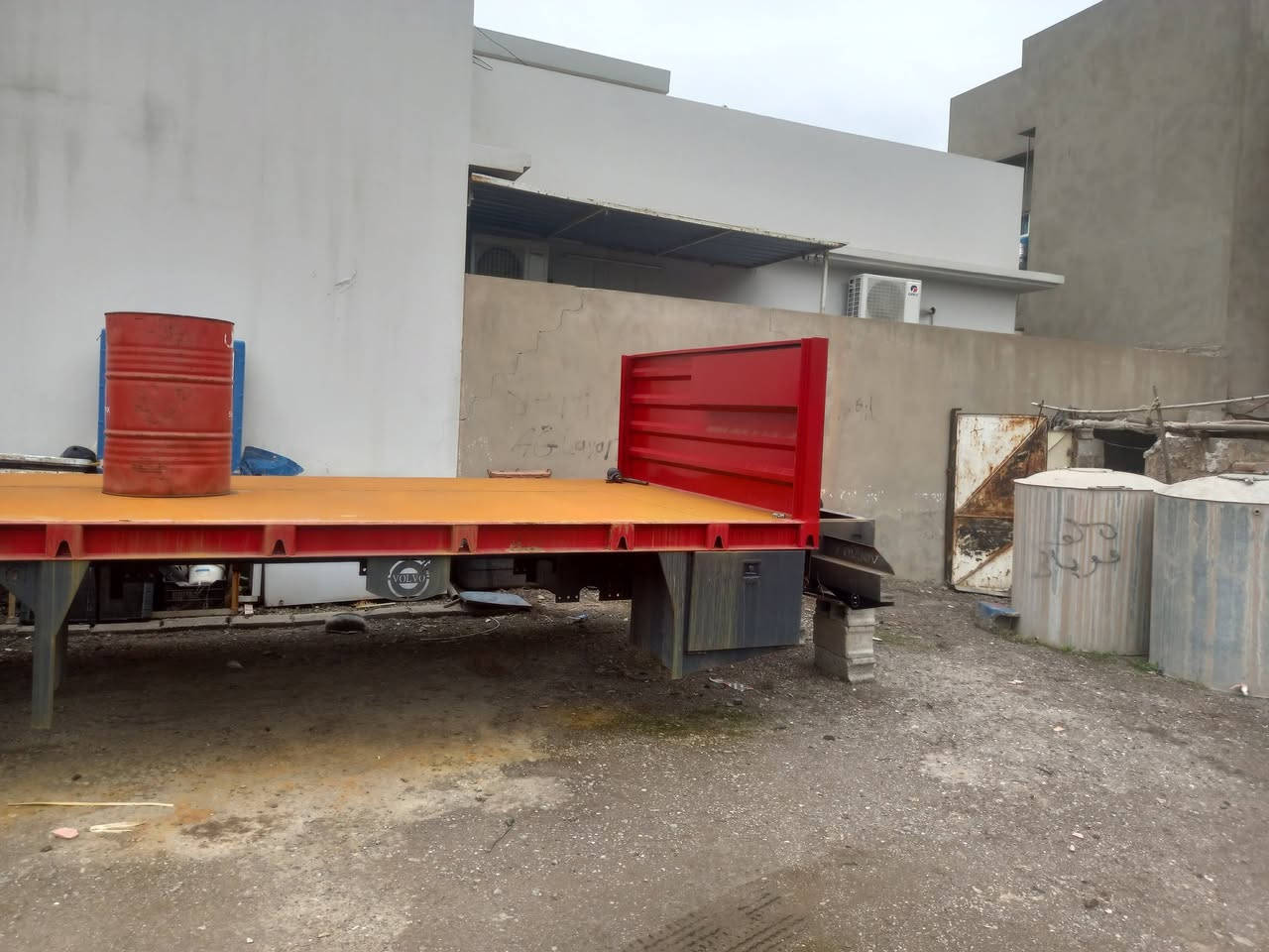 بودي تفصال جديد طول ٧ متر و ٦٠ 
سعر ٤٢ ورقه وبيها مجال قليل عنوان كركوك ***********
