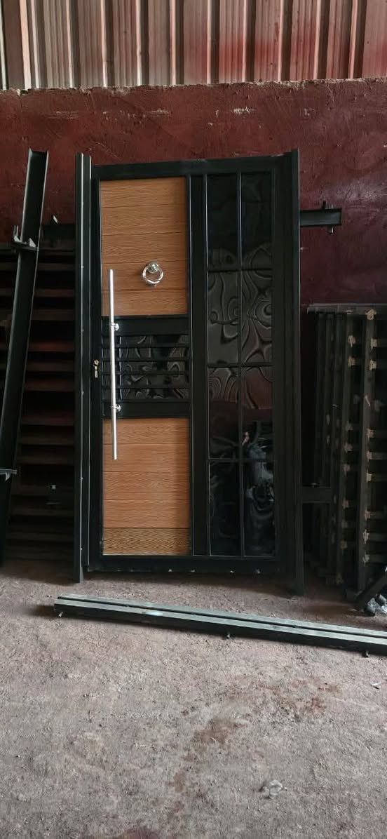 حداد متنقل عام ***********
حداده عامه وتصليح
