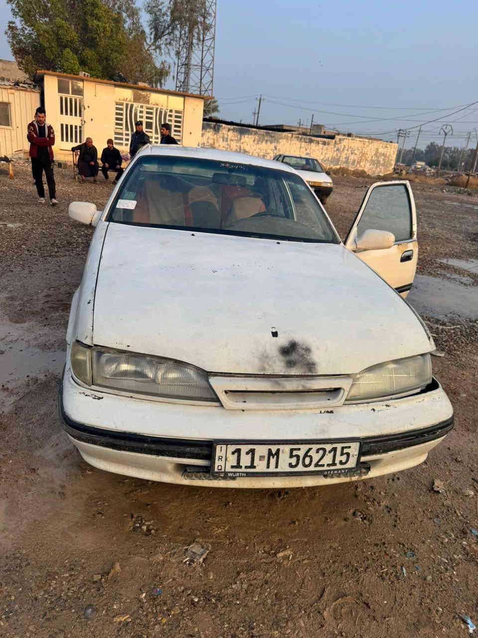 السلام عليكم برنس للبيع موديل 95 رقم بغداد دولي بسمي تحويل ثاني يوم السعر 25 مكان  السياره ديالى الخالص ***********
