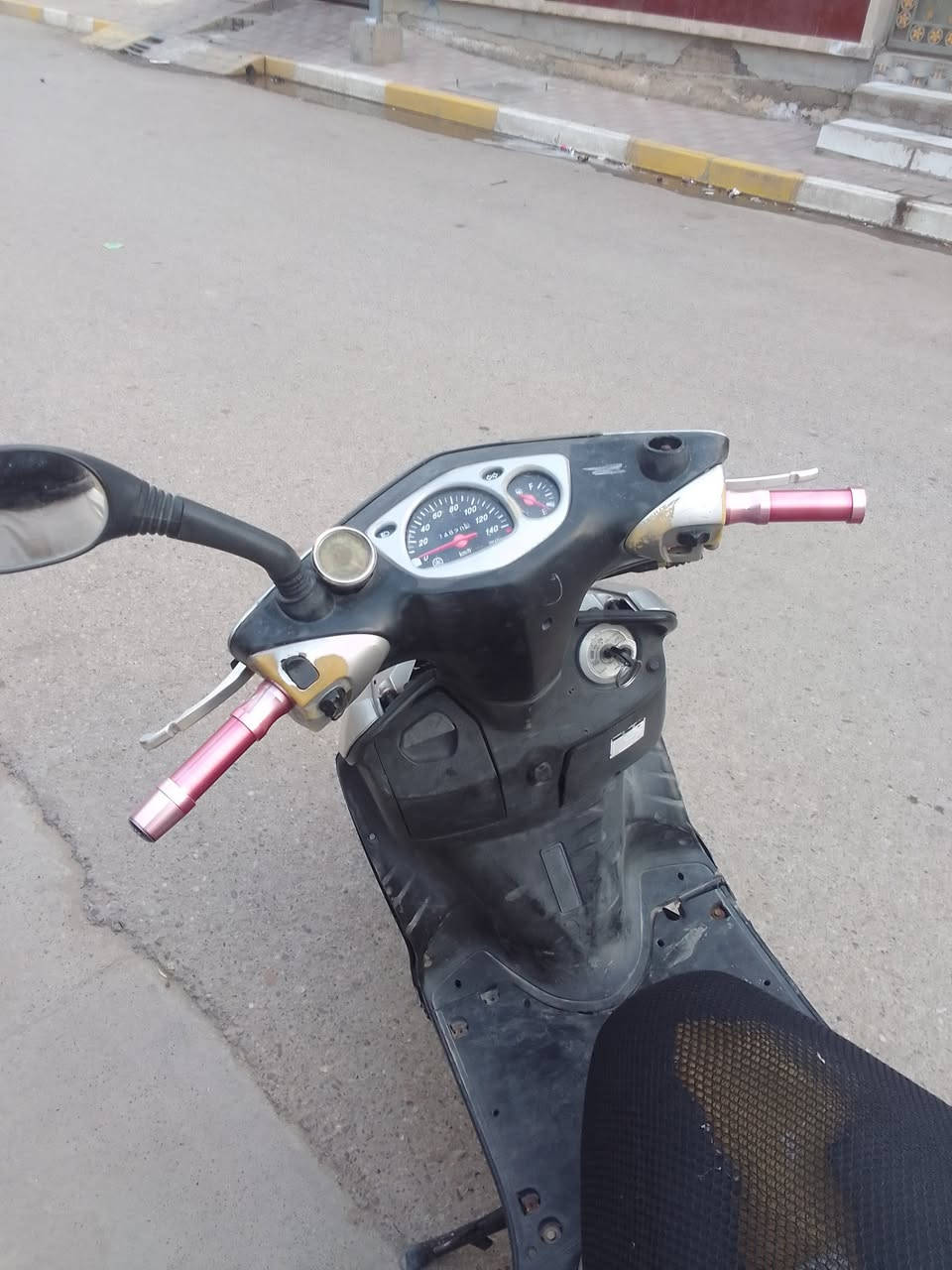 سلام عليكم
دراجھ سكنس نثيھ ياباني للبيع مكينھ بيھ خيط تبخير 

كھربائيات كلھ شغالھ سعر ٢٥٠
للتواصل :***********
