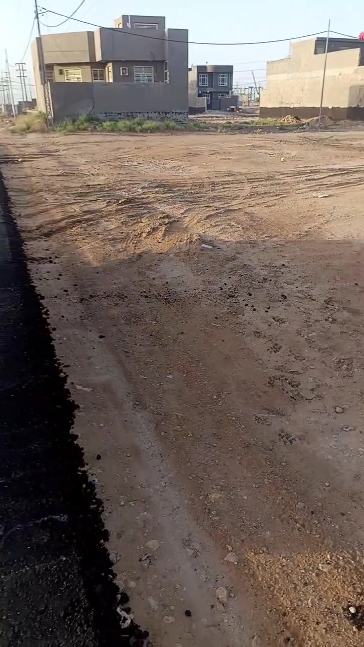 طابو صرف كل قطعه سند منفصل المساحة ٢٥٠ متر لكل قطعه تباع قطعتين أو قطعه واحده خدمات ماء كهرباء تبعد ٧٠ متر عن شارع حله كربلاء للاستفسار مكتب الضاحيه للعقار ابي غرق أو الاتصال ***********
