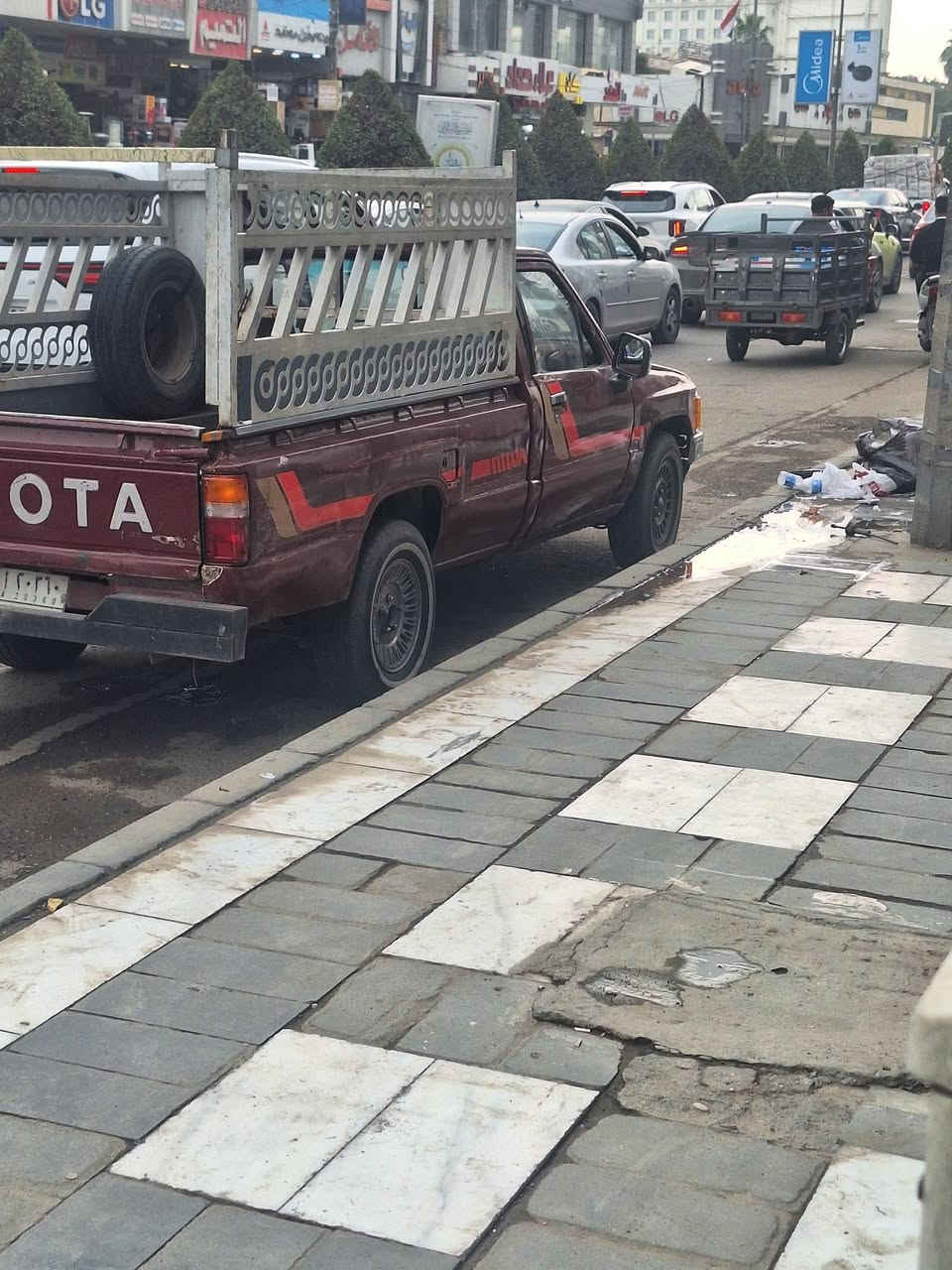 بيكب تويوتا ياباني اصلي ديلوكس 5 چنكال  موديل 1987 رقم ديالى مشروع وطني صبغ عام مكينه اكسل كير 5 نمر  ترايك لأي محافظه جاهزه تبريد عاطل السياره باسمي صار لها 9 سنوات عندي مكاني بغداد السعر 38 ورقه مجال بسيط  تريد تحويل تريد وكال  تلفون *********** و*********** ابو احمد
