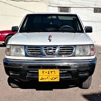 نیسان پیکاب 2002  تە بریدوپاوە رە یە ک پە ڵە ی  گچکە ی بۆیاخە نیشانم ک...