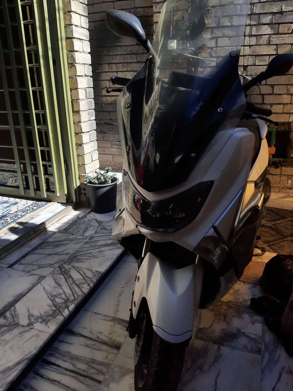 سلام عليكم دراجة ان ماكس ياباني جديدة بمعنى كلمة مكينة مكفولة من كلشي مال رمبة قبل شهرين ونص طلعتها مكاني الشعب ثعالبة رقم ***********
