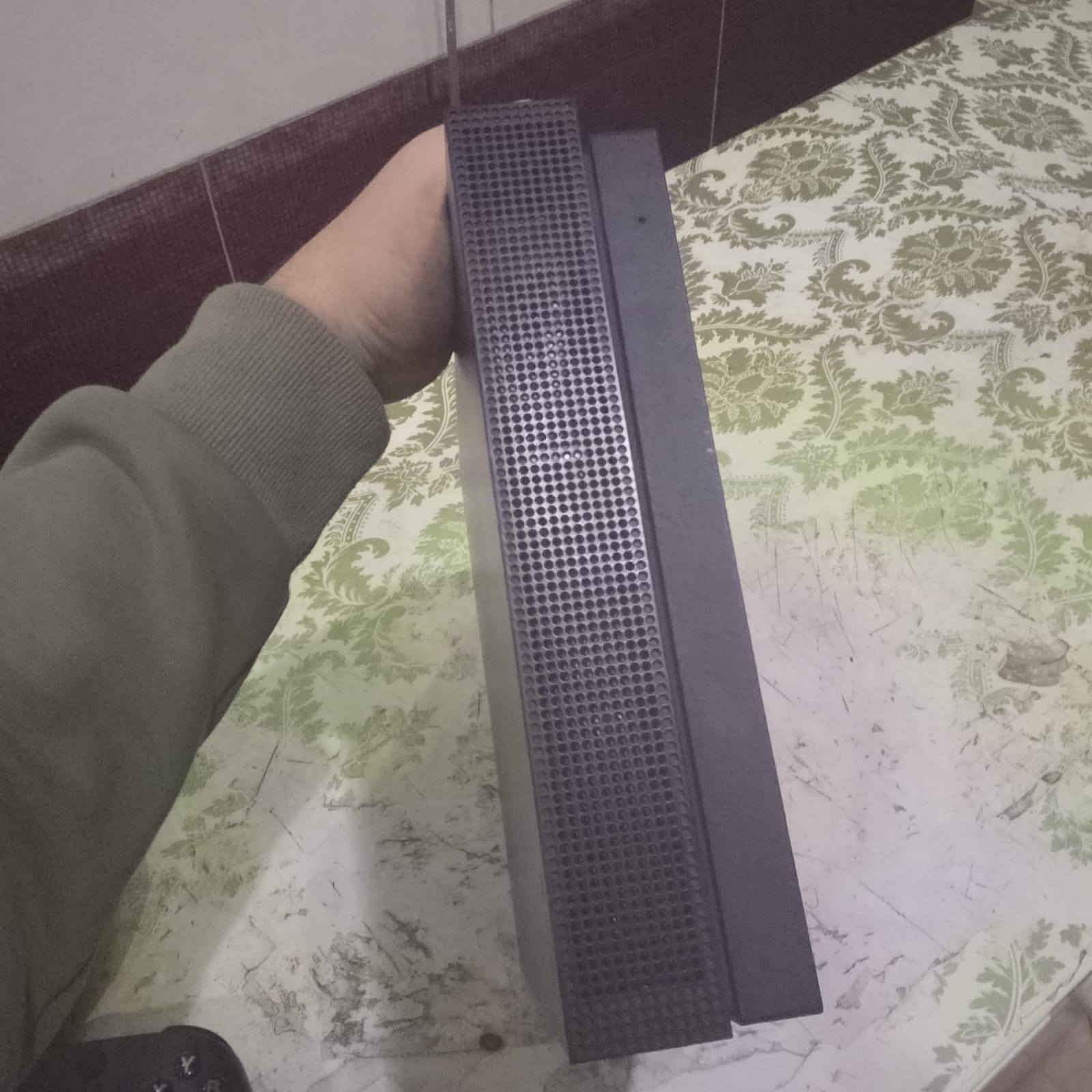 للبيع XBOX OEN X لوك مع جويستك سيريس اصليه مع حساب العاب ملحقاته كيبل HDMI 4K 60 للاعاب حقيقي و 120 FHD للمشاهده و كيبل طاقه اصلي سعر 265 وبي مجال راسلني ***********
