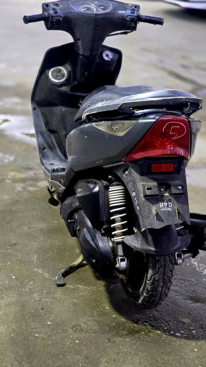 سلام عليكم دارجه ثعلب جديدة مابيهة اي نقص مكينة كفاله كفرات ختم واحد المكان بغداد الحريه للاستفسار الاتصال على الرقم ***********
