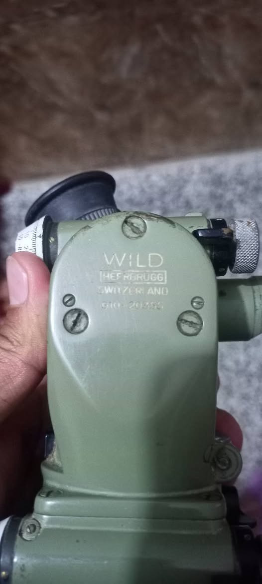 ناظور للبيع سويسري من فترة الستينات او السبعينات بي رقم تسلسلي تكدر تدخل علي وتشوفه نادر جدا من 2003  من الامريكان حصلته اثناء تواجدهم في المنطقه مكان بابل.  سعره 9 ورقات قفل فقط الي يعرفونه يشترونه.


**إذا كنت صاحب هذا الإعلان وتريد حذفه لأي سبب، رجاءا أرسل رسالة إلى الدعم الفني**