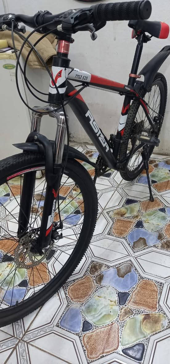 السلام عليكم 
متاح بايسكل رياضي جبلي باله الحجم 26
تفاصيل على الرقم  ***********
