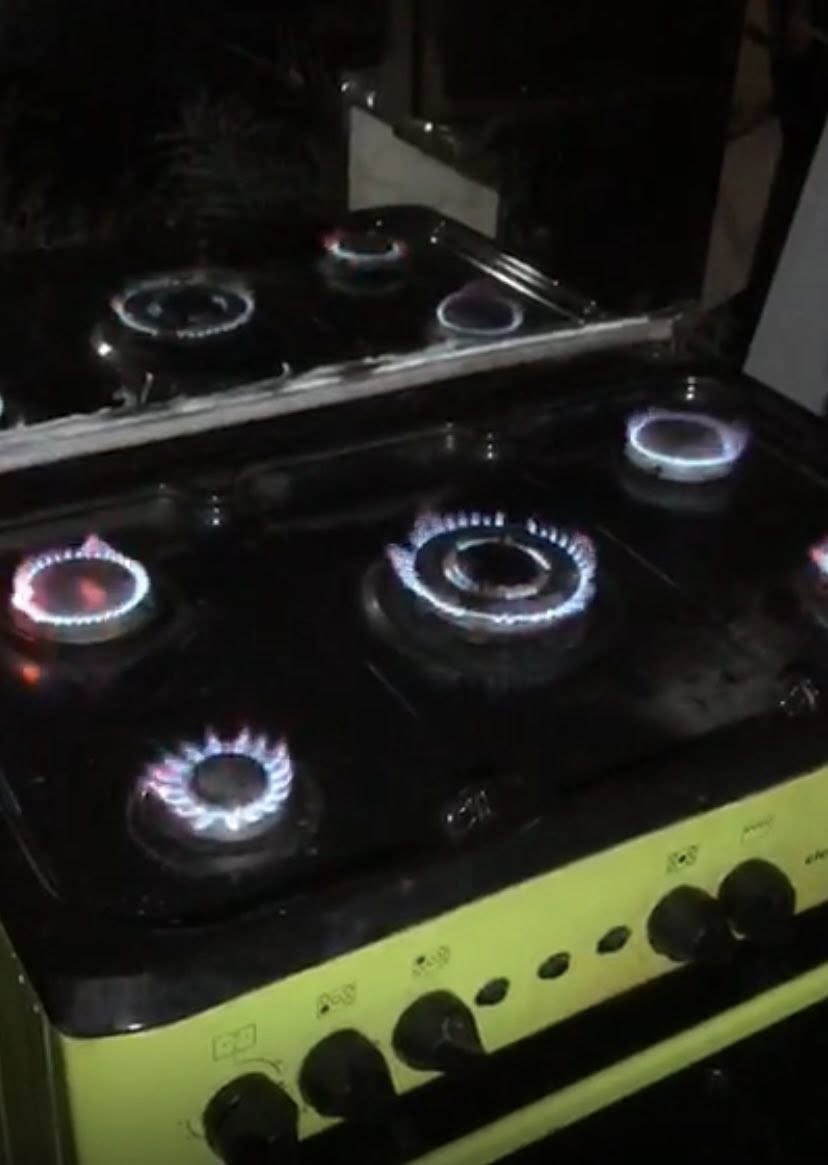 طباخ الكترك كاز مصري ضخم نار زركه شغال كله شرط الفحص سعره ١٥٠ قفلللل


**إذا كنت صاحب هذا الإعلان وتريد حذفه لأي سبب، رجاءا أرسل رسالة إلى الدعم الفني**