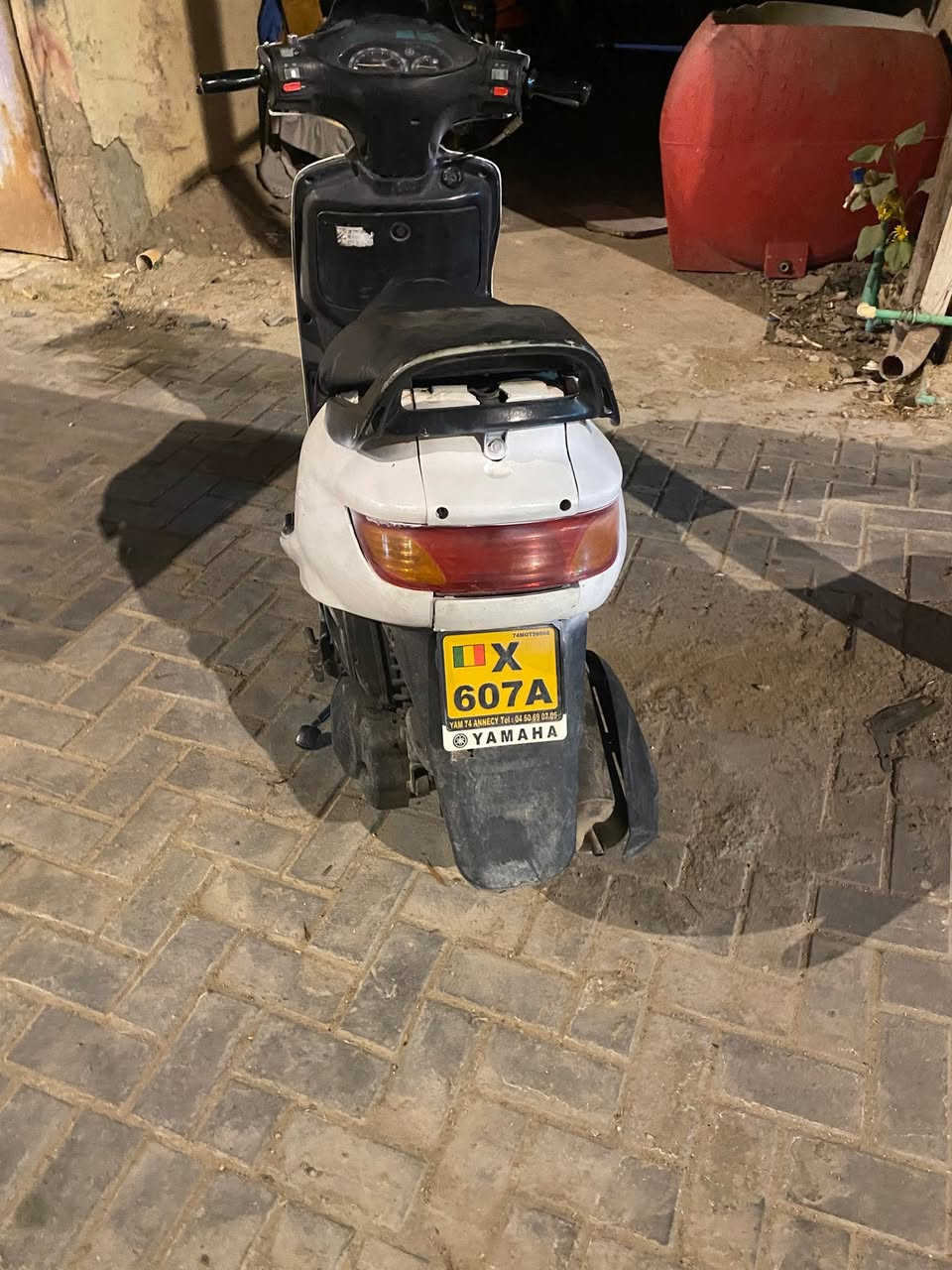دراجة فراشة مصبوغه رش المكينة ما مفتوحة السعر 450 وبيها مجال المو شراي لا يكسر بسعرها للتواصل ***********
