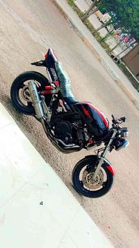 عيوني دراجه للبيع نوع سيبي فور 400 جيل اول  دراجه حلوه ومرتبه  دراجه ش...